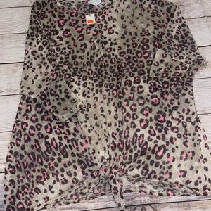 Long sleeve, lightweight, dress up or dress down, leopard & pink BEAUTIFUL!
